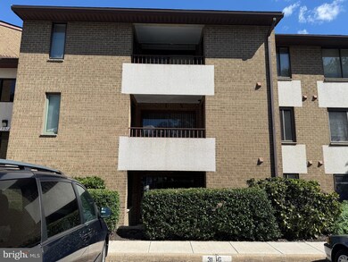 531 Florida Ave unit 104, Herndon, VA 20170 - photo 2