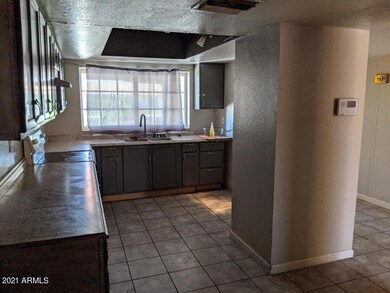 2823 8-3 kitchen