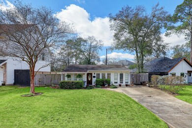 919 Gardenia Dr, Houston, TX 77018 - photo 2