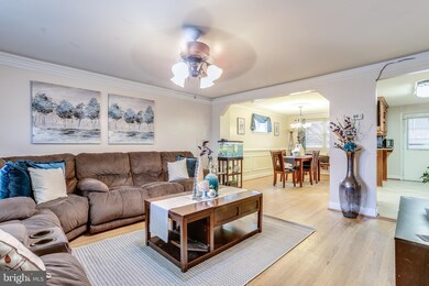 1023 Foxwood Ln, Essex, MD 21221 - photo 4