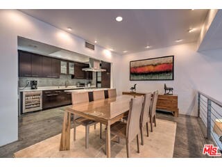 Dining Room to kitchen
