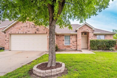 807 Bowie Dr, Lavon, TX 75166 - photo 2