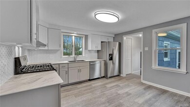 140 Greenwood Cir, North Tonawanda, NY 14120 - photo 4