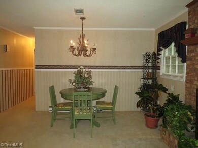 222 W Edison Dr, Statesville, NC 28625 - photo 5