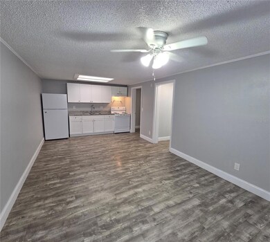 1400 Strawberry Place unit 6, Plant City, FL 33563 - photo 2