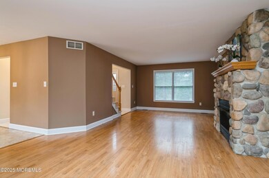 05_476BirchBarkDr_165_LivingRoom_HiRes