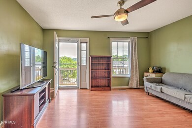 49 Tulip Grove #6 DOM-8