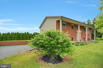 208 Maranatha Dr, Saint Thomas, PA 17252 - photo 3