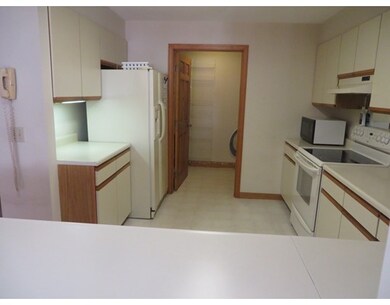 204 Country Side Rd unit 204, Greenfield, MA 01301 - photo 5