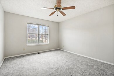 2nd living area alternante view