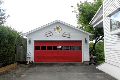 46 Dundee St, Saint Johnsbury, VT 05819 - photo 2