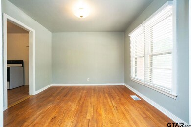 915 915 E 8th St, Tyler, TX 75701 - photo 7