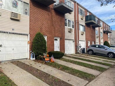27 Francine Ct unit 103B, Staten Island, NY 10306 - photo 2