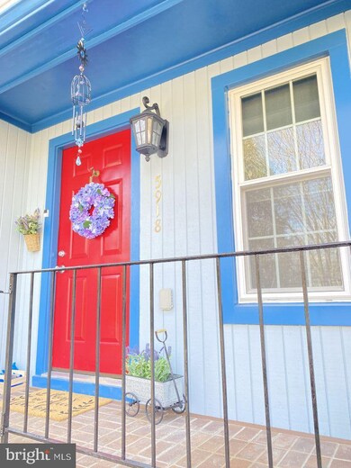 5918 Roberts Common Ct, Burke, VA 22015 - photo 3