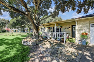 2416 Chelmsford Ct, Alvin, TX 77511 - photo 2