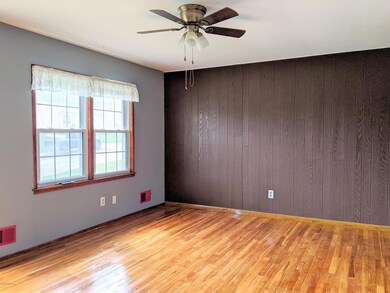 9206 Lantana Dr, Louisville, KY 40229 - photo 4