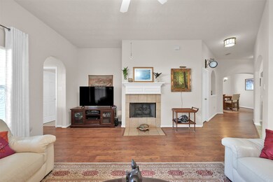 15835 Pleasant Green Cir, Tomball, TX 77377 - photo 6