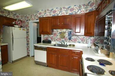 8101 Connecticut Ave unit C-308, Chevy Chase, MD 20815 - photo 6