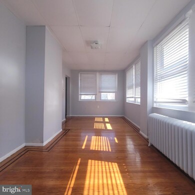 292 N Wycombe Ave unit 2, Lansdowne, PA 19050 - photo 3