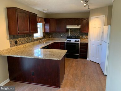 302 Sterling Ct, Stafford, VA 22554 - photo 7