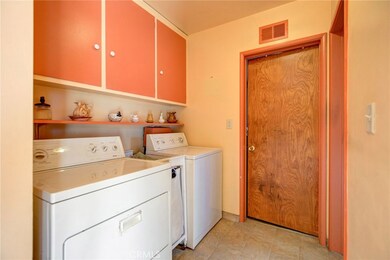 10814 Mansel Ave, Inglewood, CA 90304 - photo 5