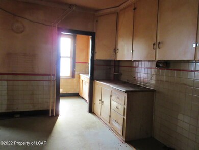 107 Putnam St, West Hazleton, PA 18202 - photo 4