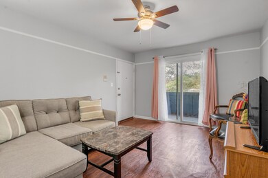 1080 Armstrong Mill Rd unit D, Lexington, KY 40517 - photo 2