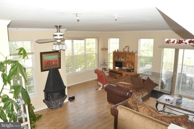 122 Penwick Cir, Frederick, MD 21702 - photo 5