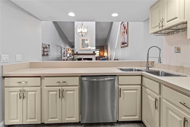 4641 La Jolla Dr, Bradenton, FL 34210 - photo 4