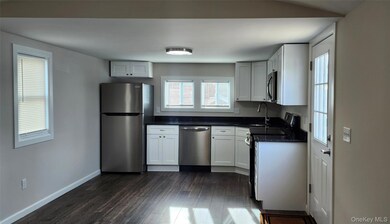 86 Lincoln Ave, Holbrook, NY 11741 - photo 4