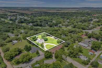 610 S Main St, Lindsborg, KS 67456 - photo 3