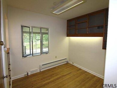 1038 Mohegan Rd, Schenectady, NY 12309 - photo 7