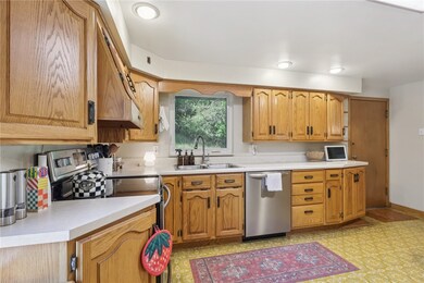 4983 Simmons Cir, Export, PA 15632 - photo 6