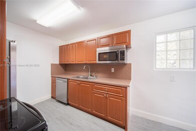 435 SW 33rd Ave unit 4, Miami, FL 33135 - photo 3