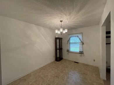 497 Bowling Alley Rd, Manchester, TN 37355 - photo 5