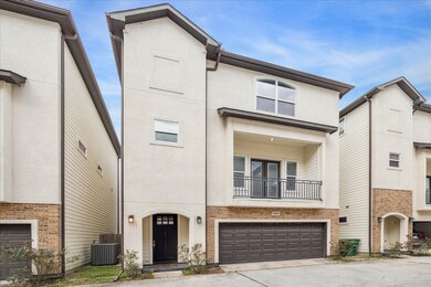 880 Wakefield Dr unit C, Houston, TX 77018 - photo 2