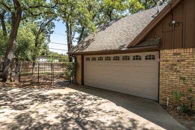 629 Kentwood Cir, Bedford, TX 76021 - photo 6