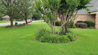 2114 Pecan St, Bonham, TX 75418 - photo 2