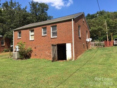 327 Westwood Dr, Statesville, NC 28677 - photo 3