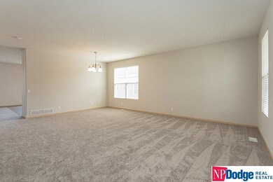 2113 S Mineral Dr, Papillion, NE 68046 - photo 3