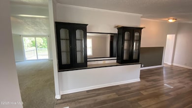 304 W Foy St, Richlands, NC 28574 - photo 3