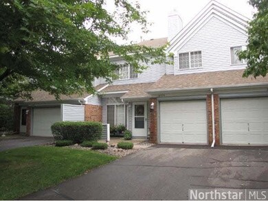 10994 10994 Highland Rd, Bloomington, MN 55438 - photo 2