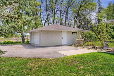 Perfect set up for turning into a shop!