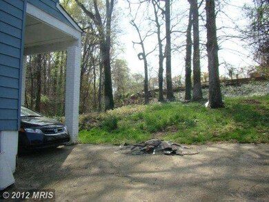 5213 N Englewood Dr, Hyattsville, MD 20785 - photo 3