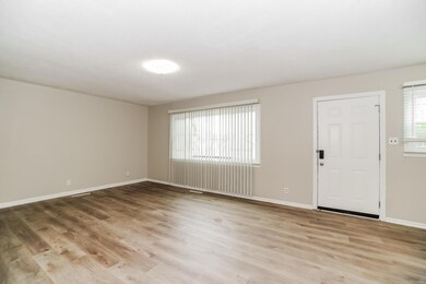 4363 Chandler Dr, Columbus, OH 43213 - photo 4