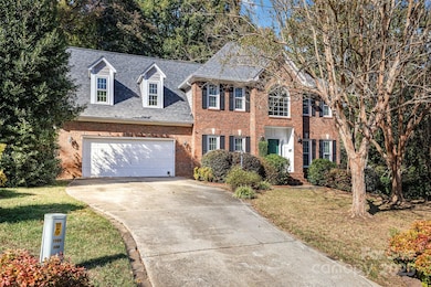 2507 Bathgate Ln, Matthews, NC 28105 - photo 2