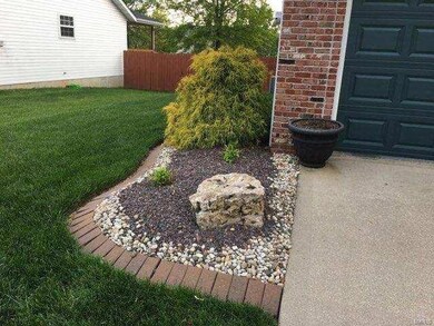 908 Woodland Dr, Maryville, IL 62062 - photo 3