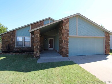 13887 S Poplar Place, Glenpool, OK 74033 - photo 2