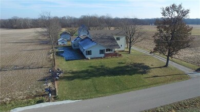10238 N Division Rd, Fountaintown, IN 46130 - photo 6