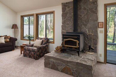 58067 Kinglet Rd, Sunriver, OR 97707 - photo 5